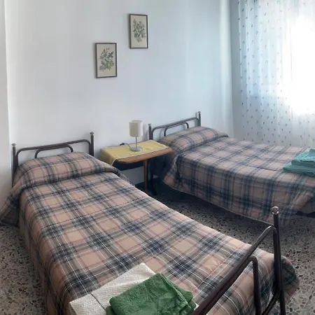 Casa Bianca 4 - Confortevole In Centro A Apartman Moneglia